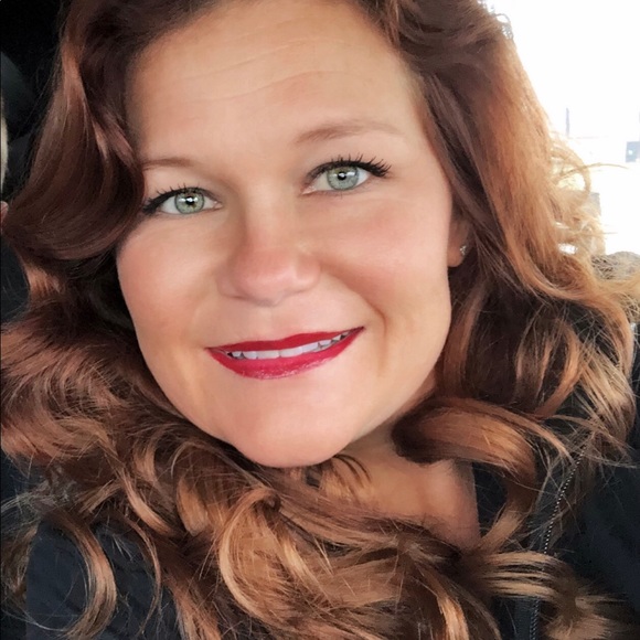 Meet your Posher, Carla - Picture 1 of 1